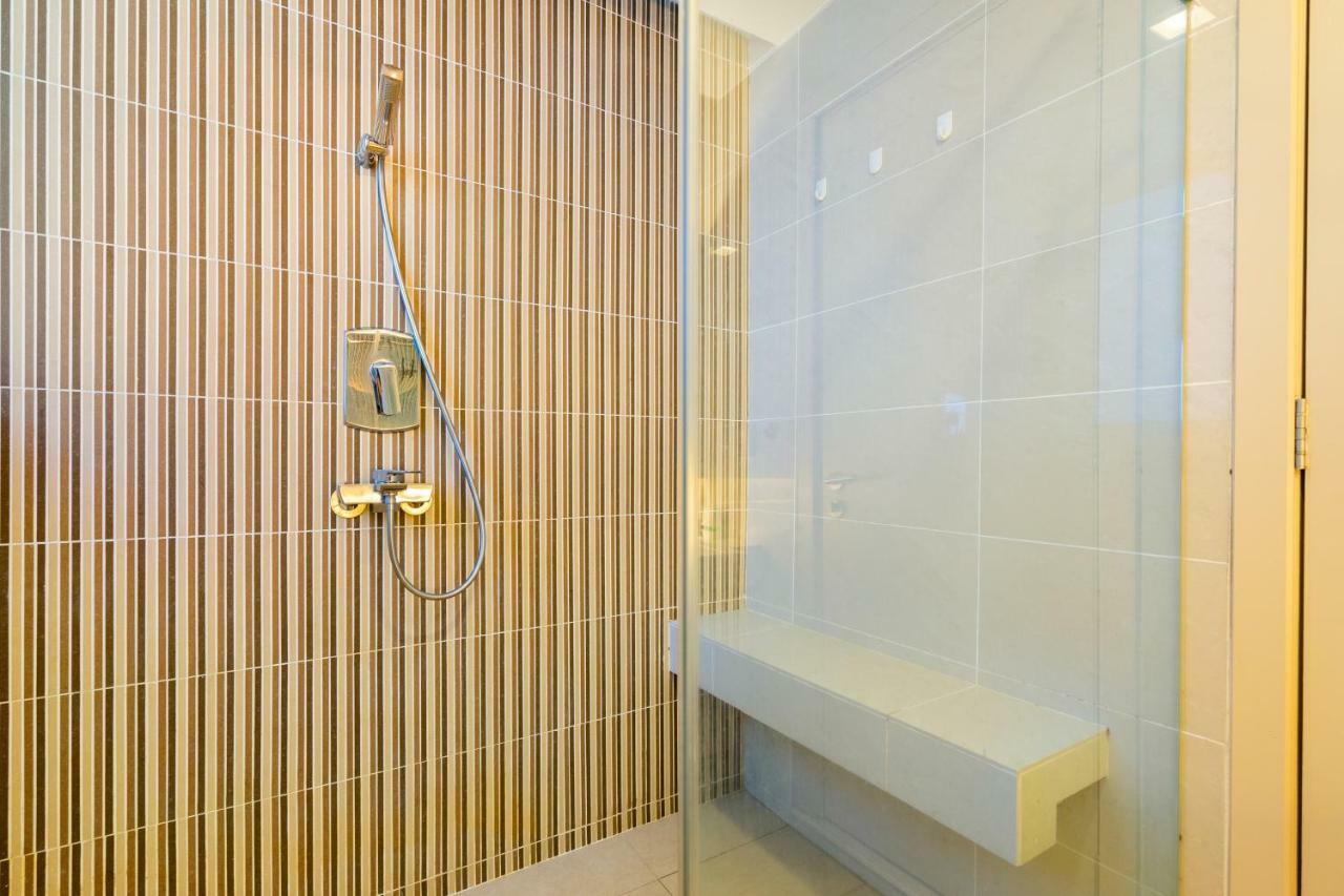 Apartment Shower